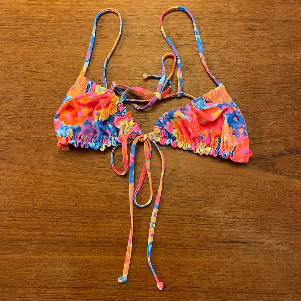 Kulani Kinis Sapphire Sun Floral Ruched Bralette Bikini Top 🌺 - Picture 2 of 5